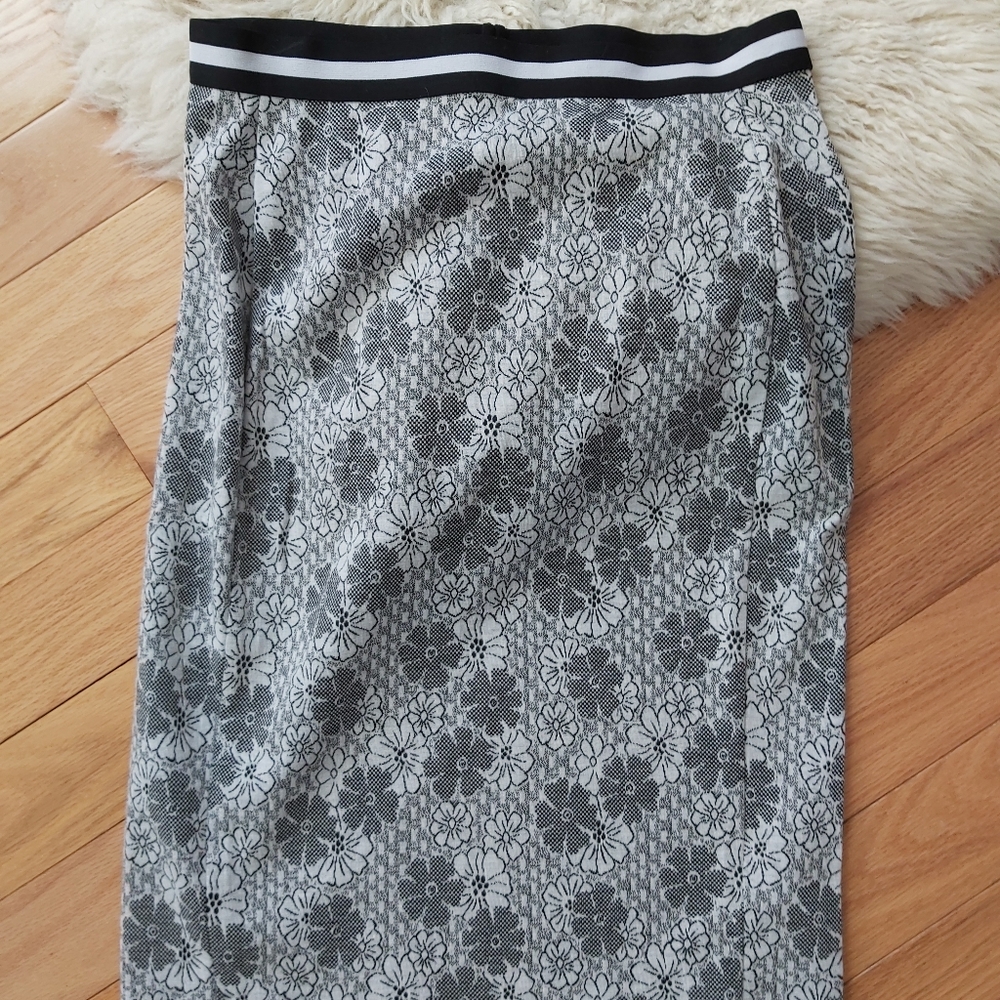 Pull on pencil skirt